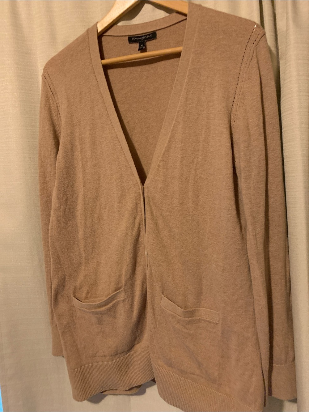 Banana Republic Women's Light Tan V-Neck Cardigan